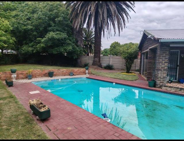 5 BEDROOM HOUSE FOR SALE IN SASOLBURG EXT 4